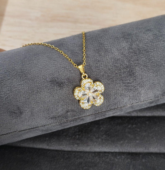 Anti Tarnish Zircon Flower Gold Necklace 18K Gold Plated