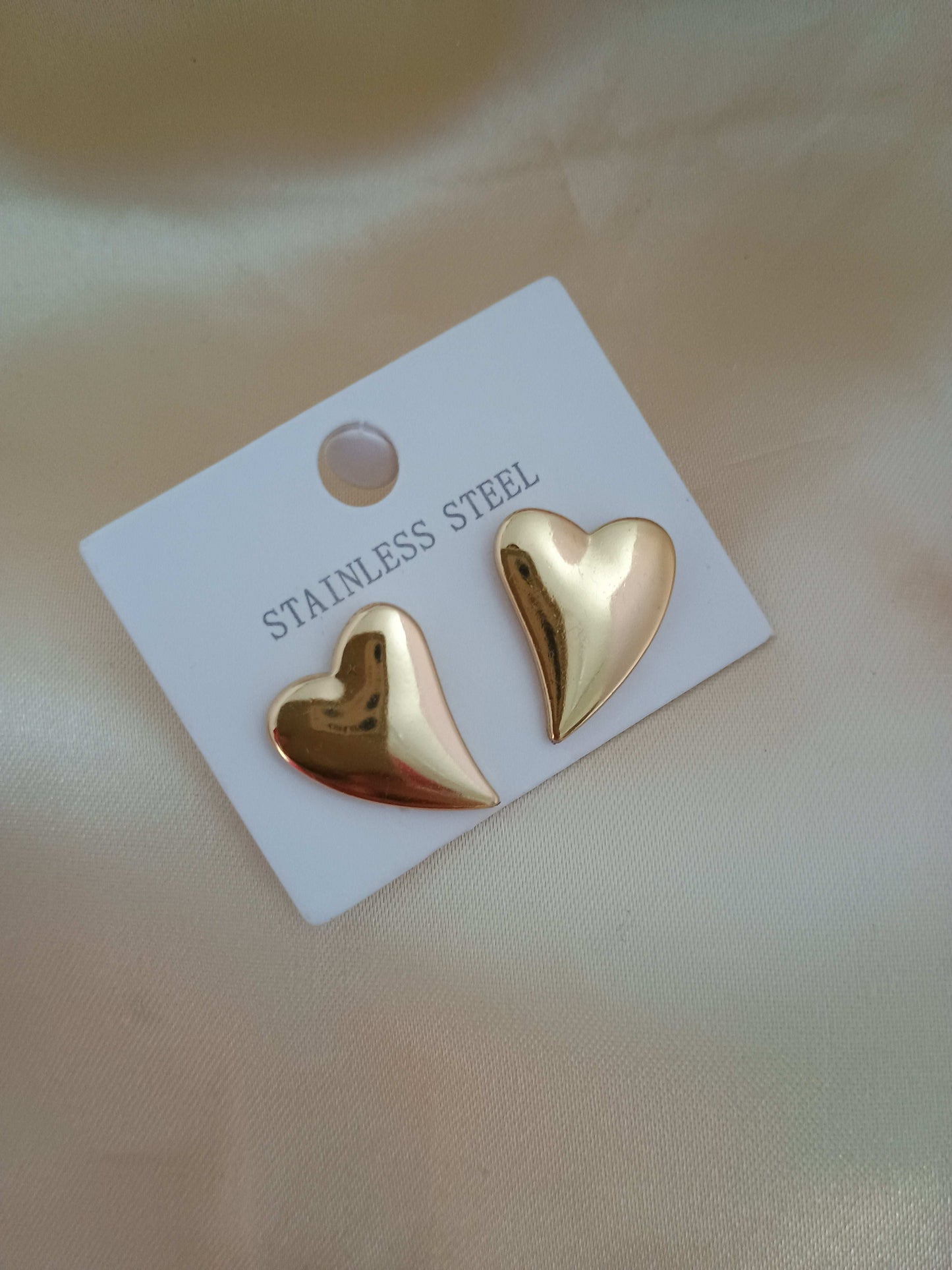 Anti tarnish Cute Heart Shape Earring Studs 18k Gold PVD Plated - Urban Era Jewel