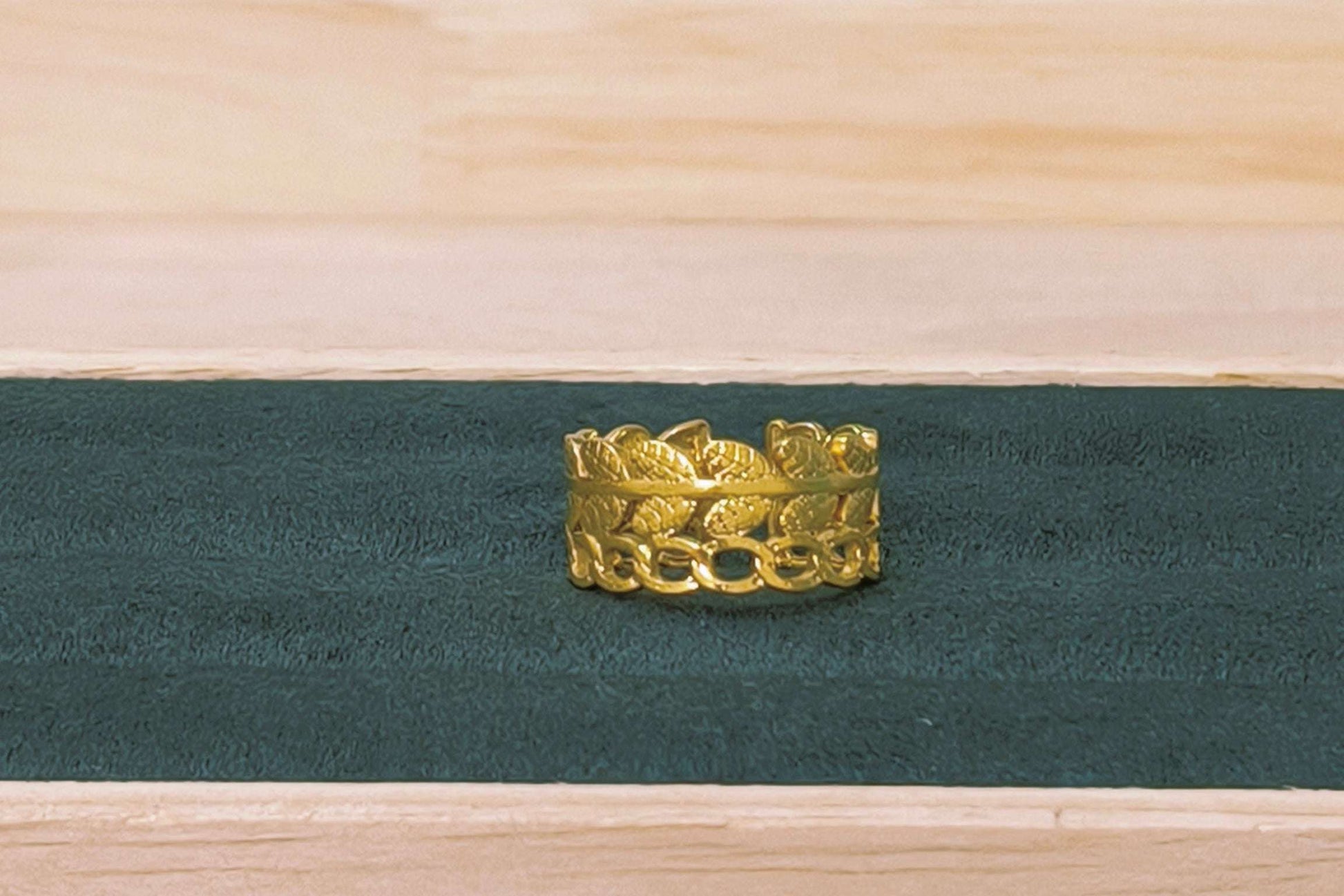 Antitarnish Adjustable Link Leaf Ring 18K Gold Plated