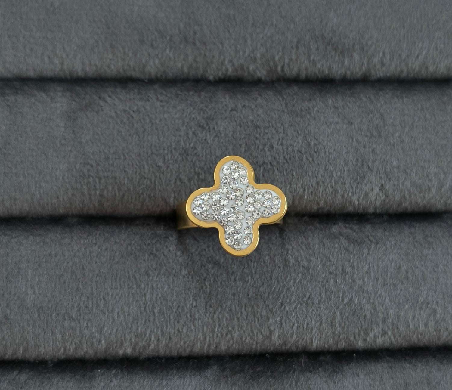 Antitarnish Bold Clover Stone Studded Ring 18K Gold Plated