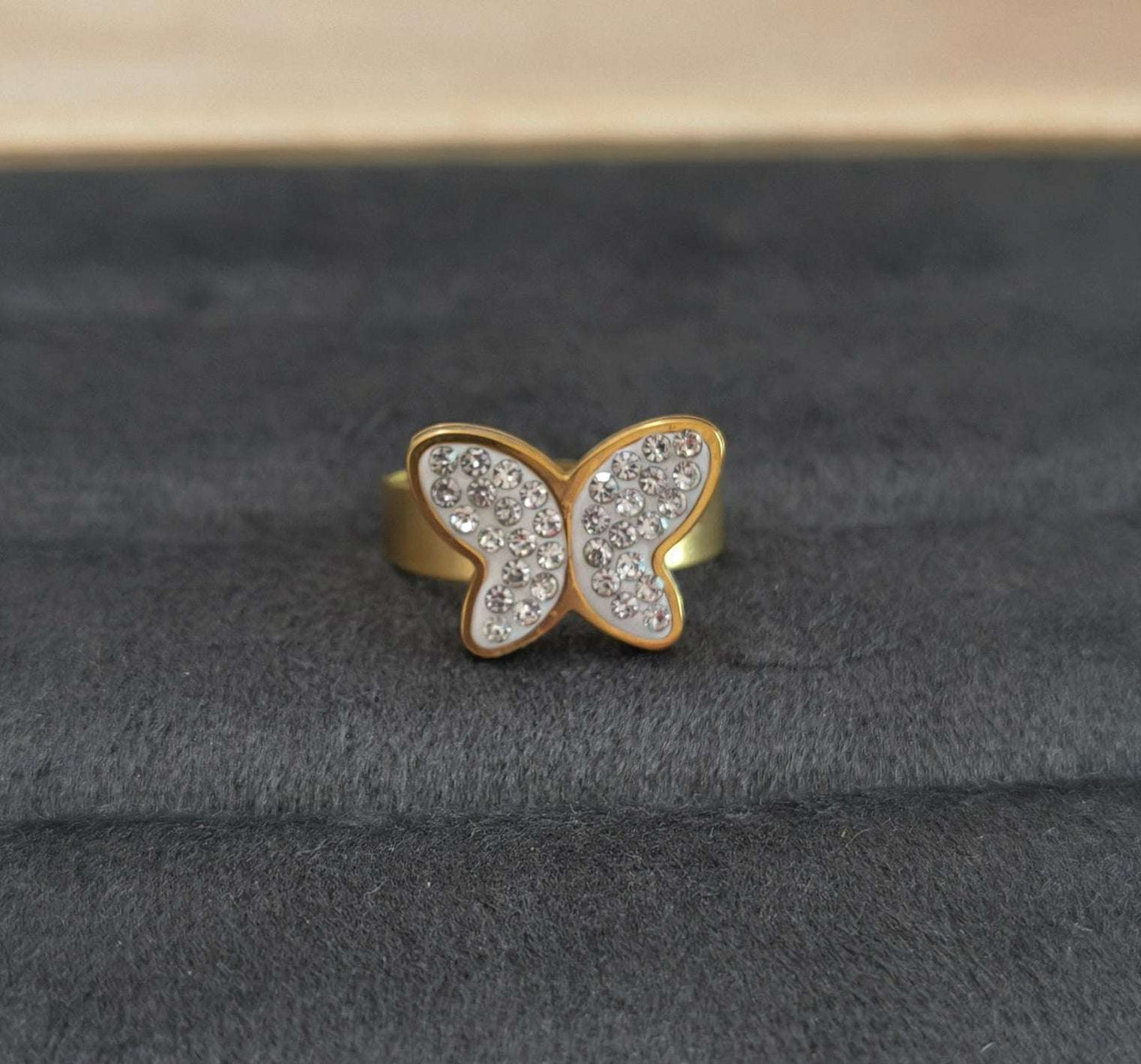 Antitarnish Bold Stone Studded Ring 18K Gold Plated