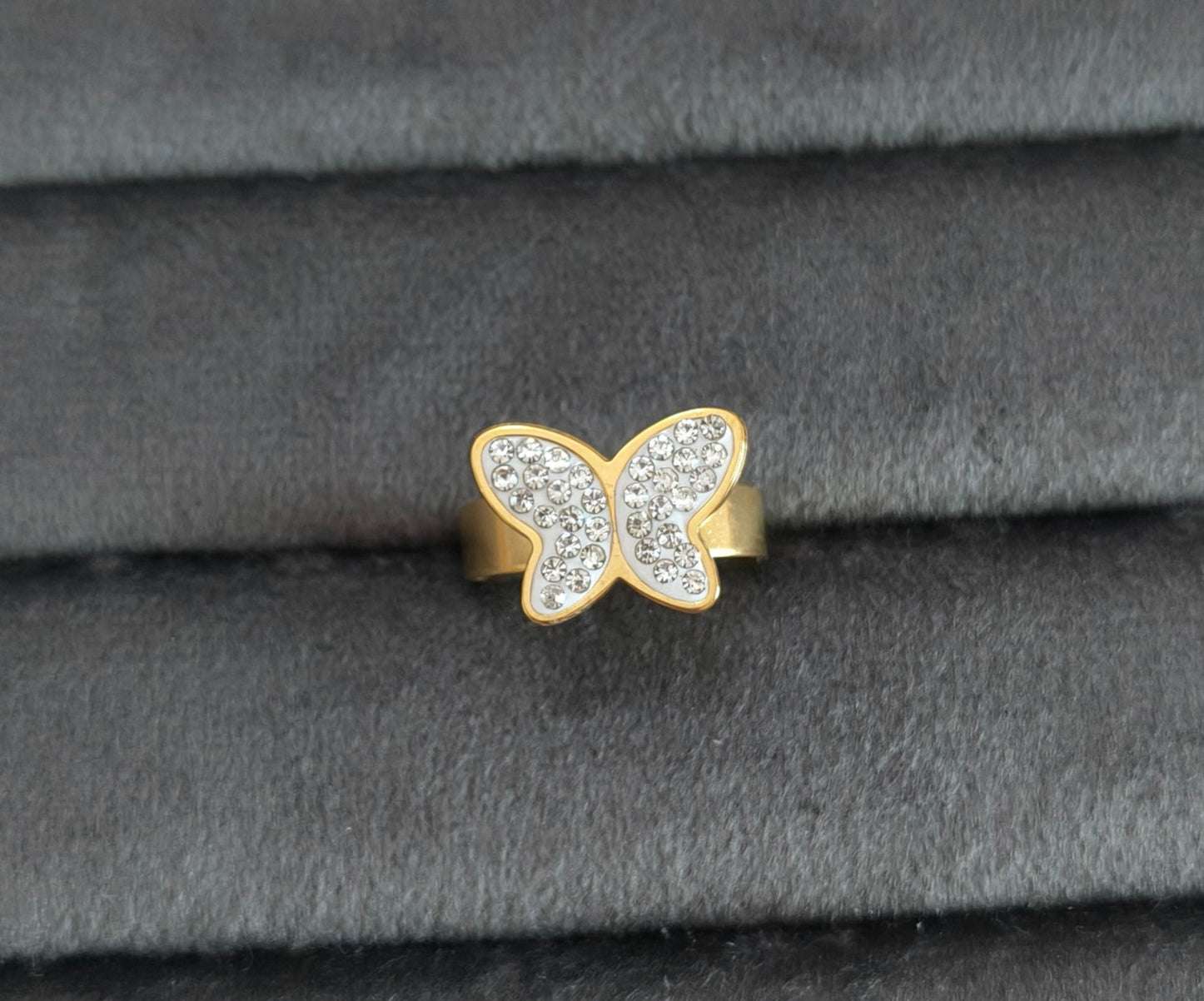Antitarnish Bold Stone Studded Ring 18K Gold Plated