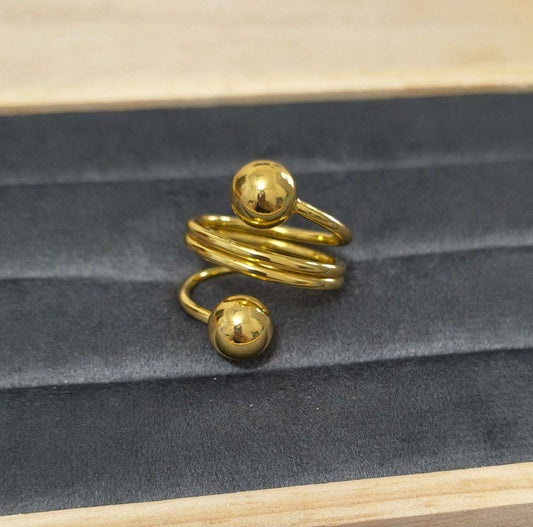 Antitarnish Bright Gold Plated Bold Overlapping Ring