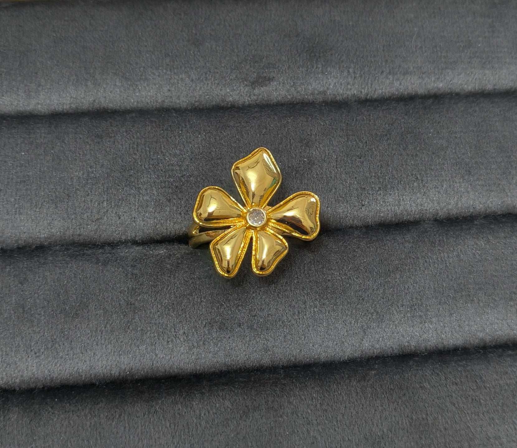 Antitarnish Bright Gold Plated Chunky Flower Ring