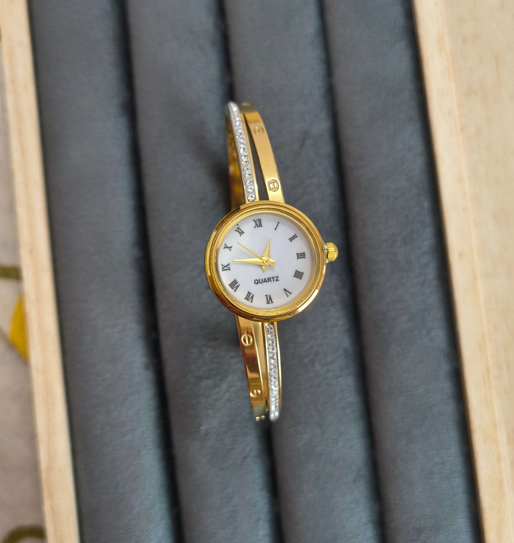 Antitarnish Cartier Style Openable Bracelet Watch 18K Gold Plated