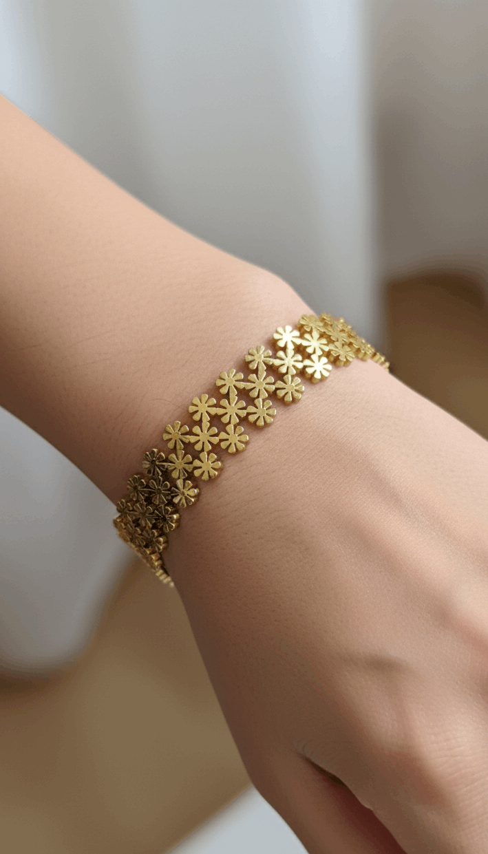 Antitarnish Daisy Floral Bunch Bracelet 18K Gold Plated
