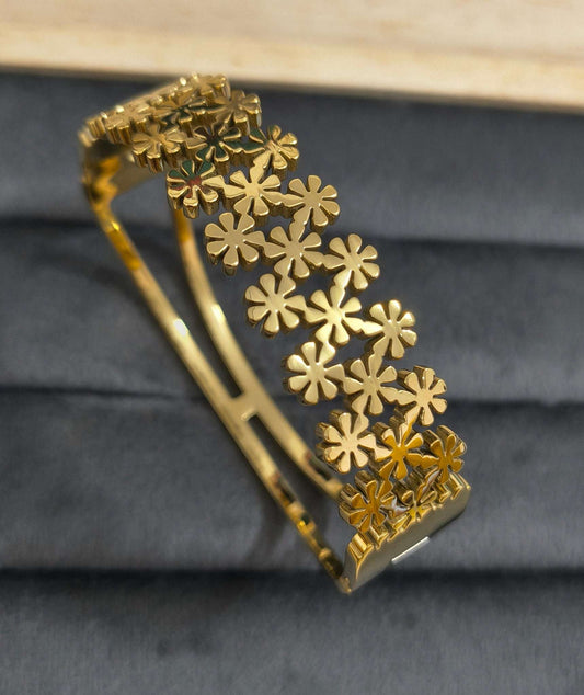 Antitarnish Daisy Floral Bunch Bracelet 18K Gold Plated