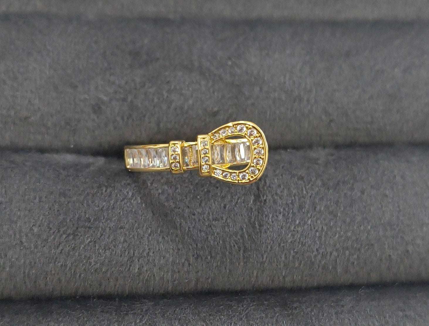 Antitarnish Dazzling Buckle Style Ring 18K Gold Plated
