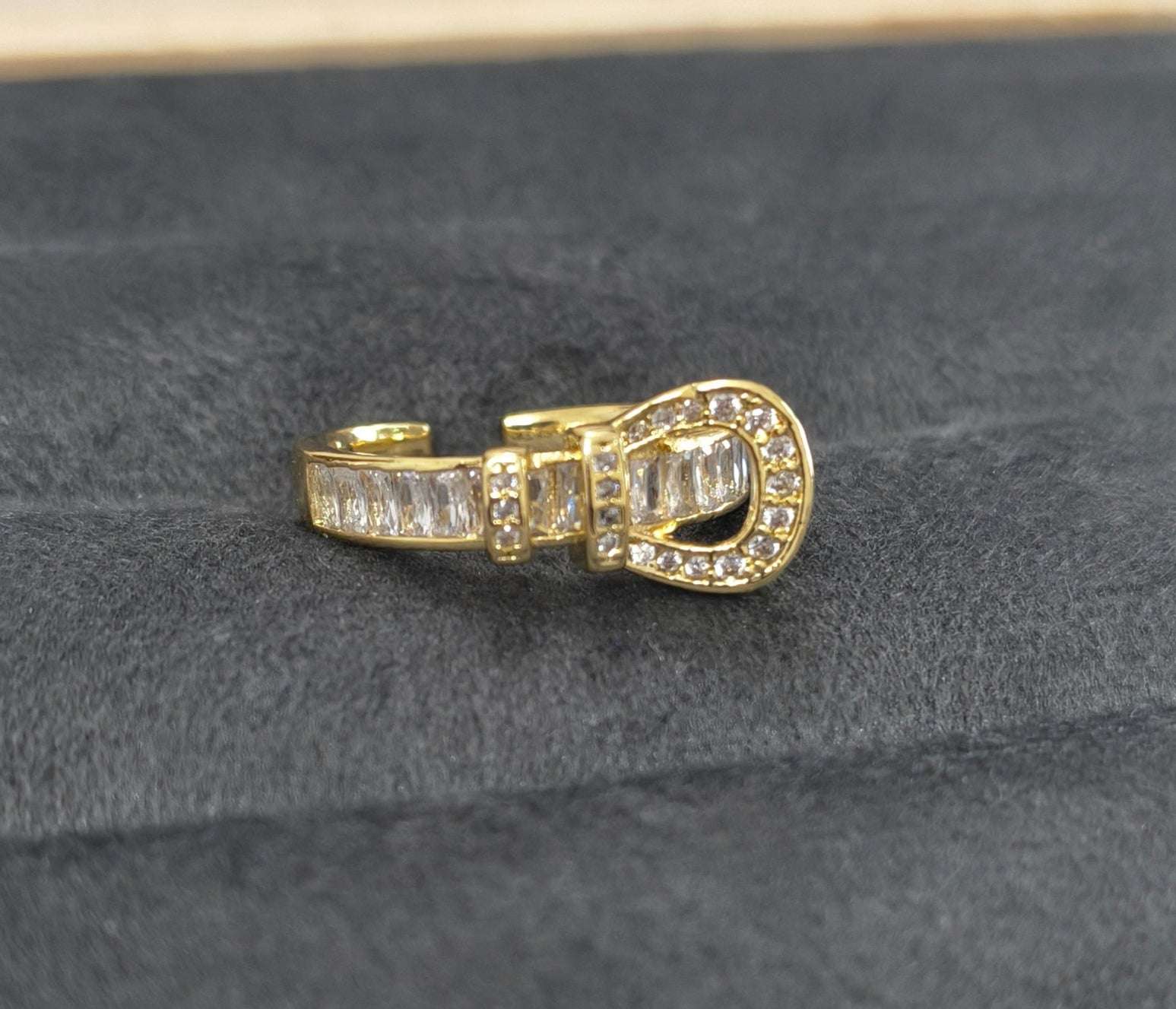 Antitarnish Dazzling Buckle Style Ring 18K Gold Plated