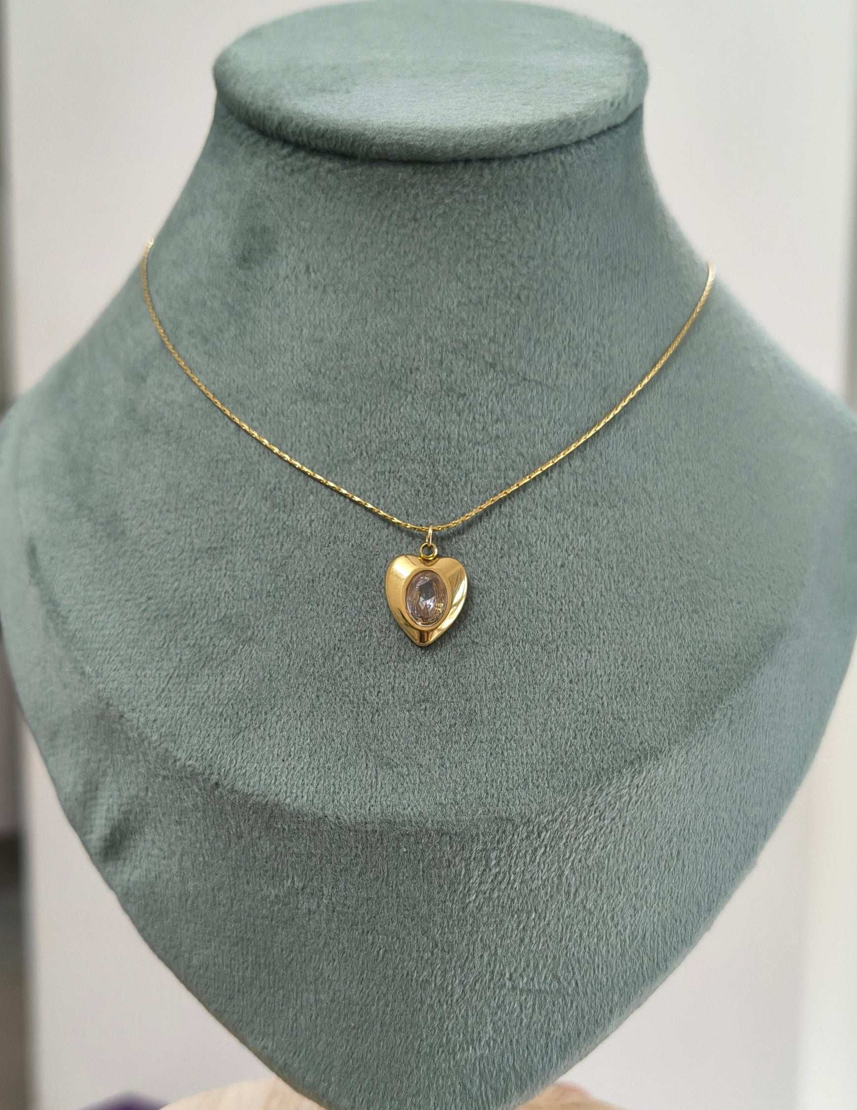Antitarnish Delicate Heart Pendant Necklace 18K Gold Plated