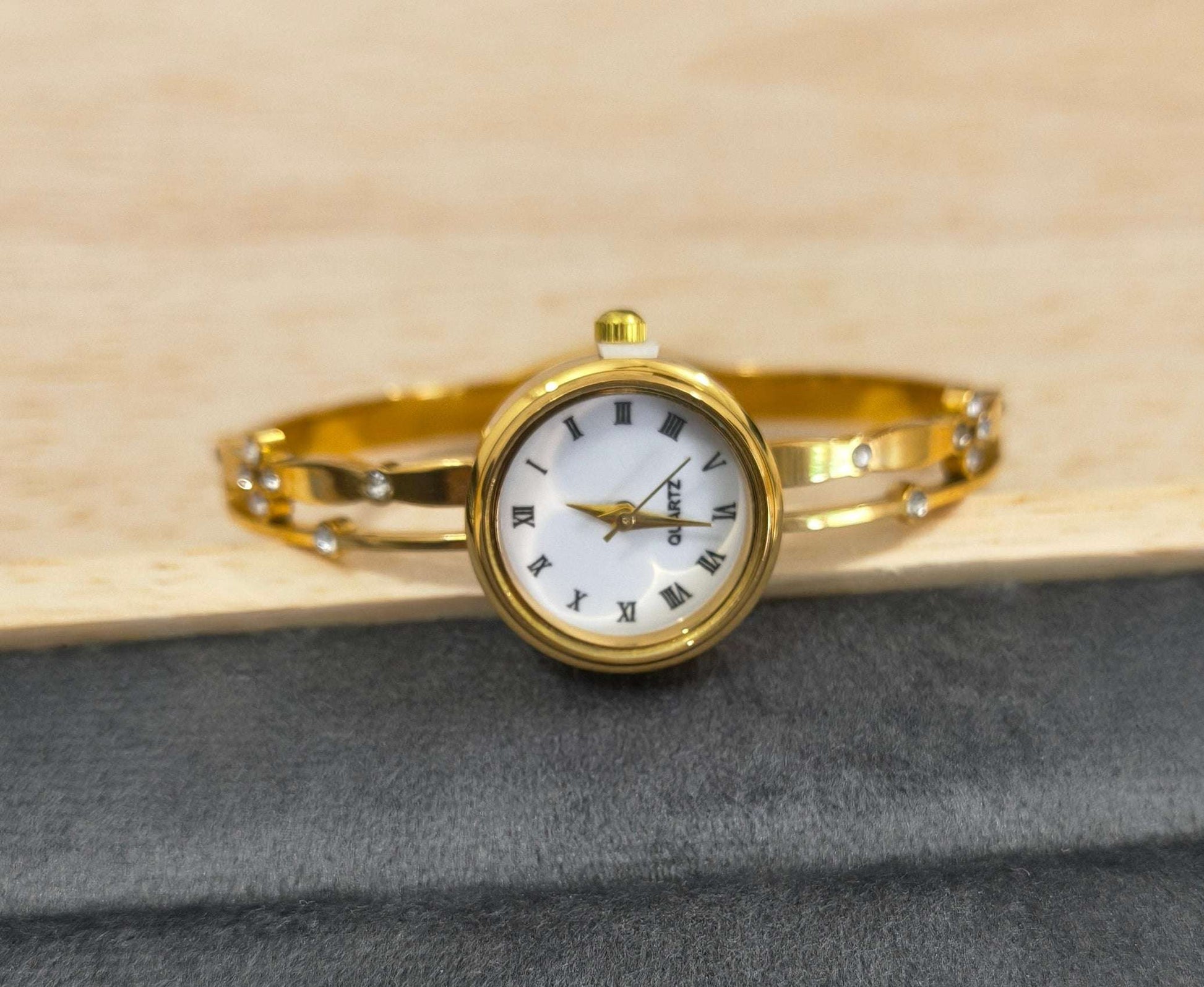Antitarnish Diamond Studded Openable Bracelet Watch 18K Gold Plated