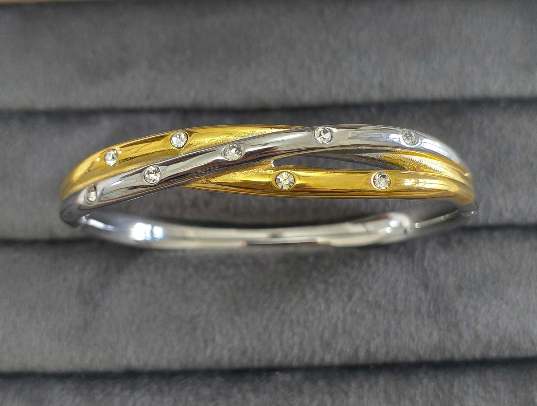 Antitarnish Dual Tone Crisscross Bracelet 18K Gold Plated