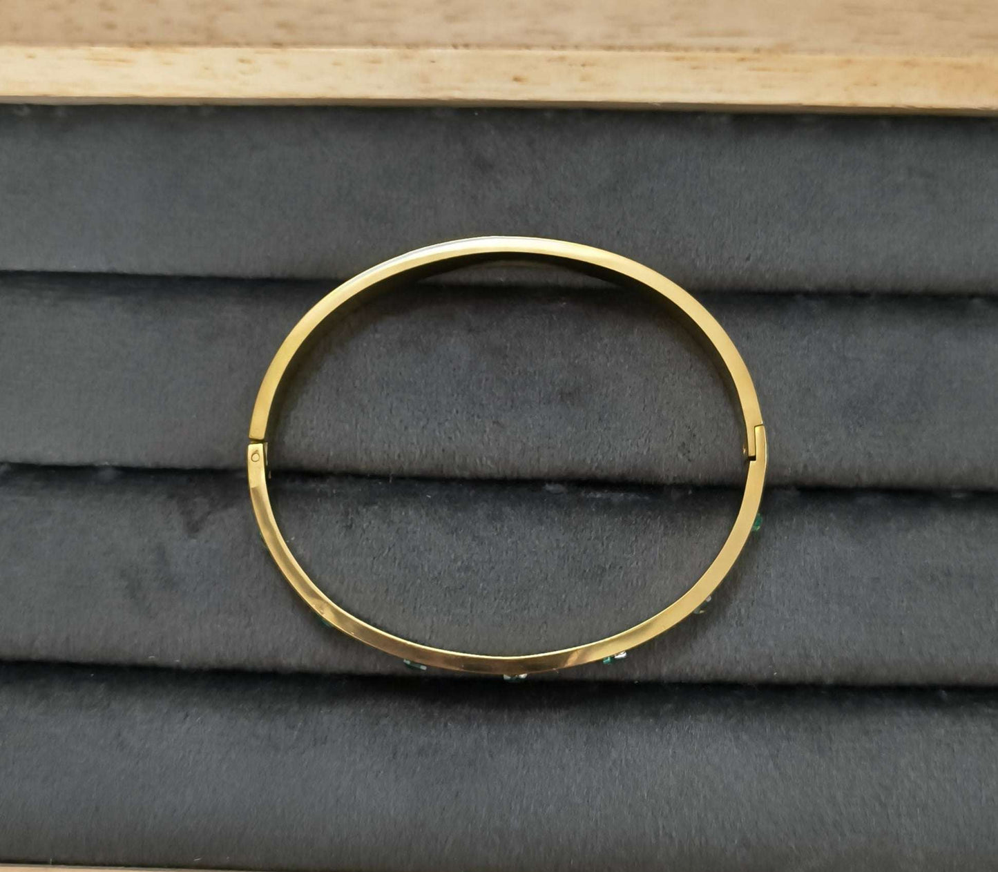 Antitarnish Emerald Stone Studded Bracelet 18K Gold Plated