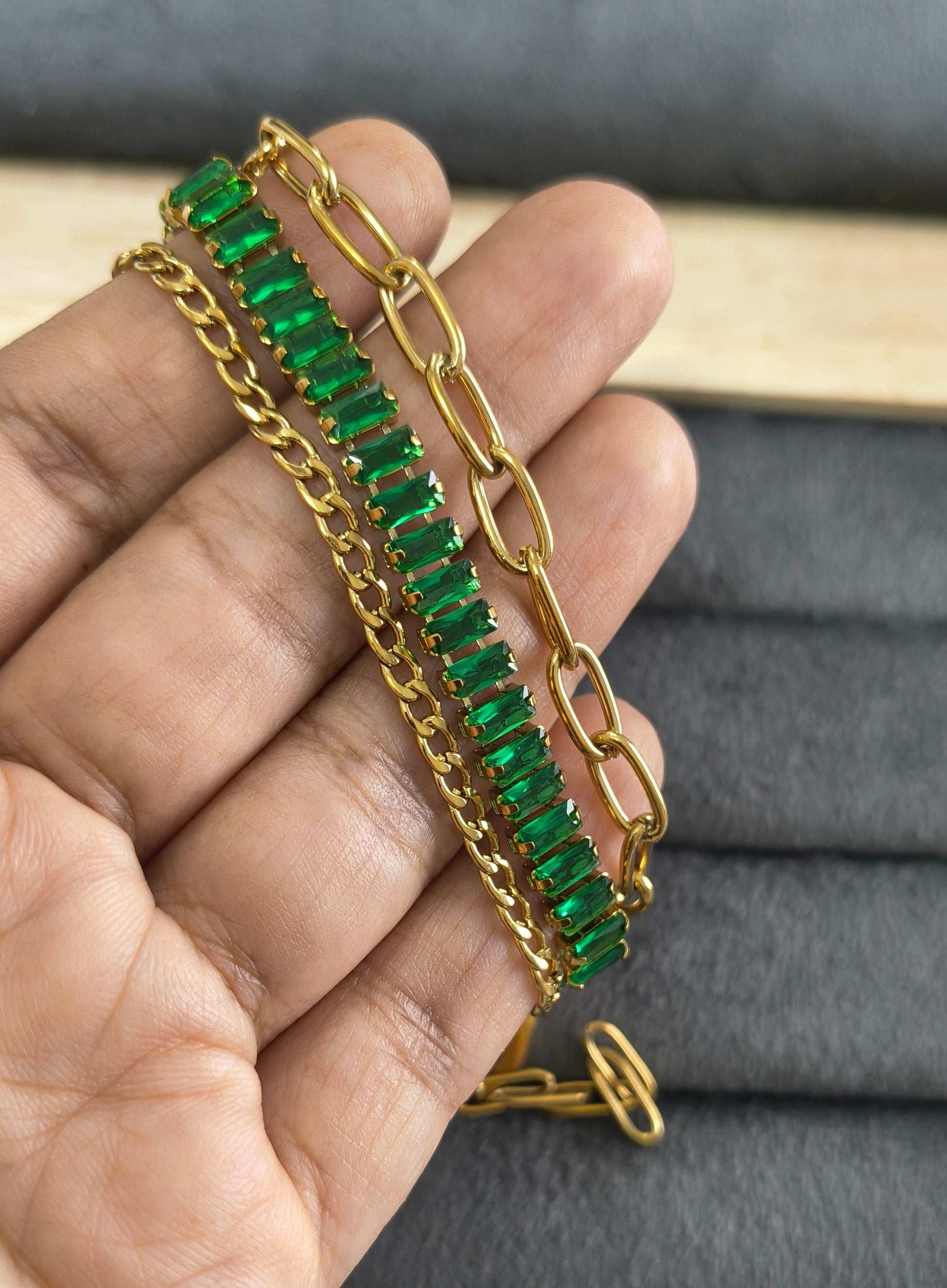 Antitarnish Emeralds & Paperclip Chain Bracelet 18K Gold Plated