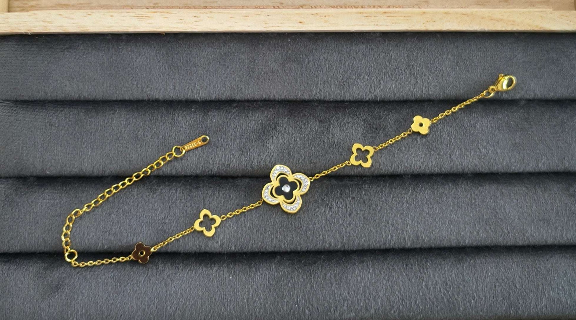 Antitarnish Floral Charm Chain Bracelet 18K Gold Plated