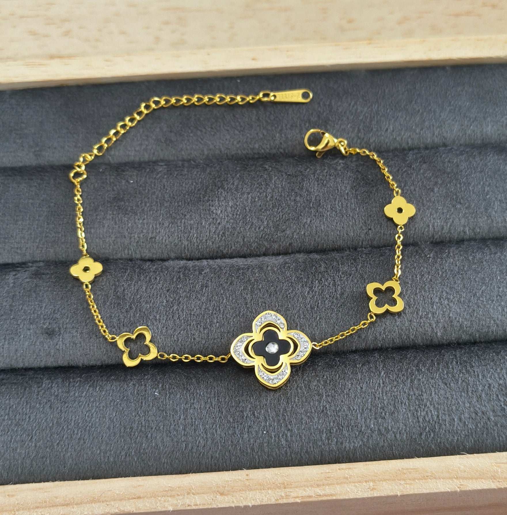 Antitarnish Floral Charm Chain Bracelet 18K Gold Plated