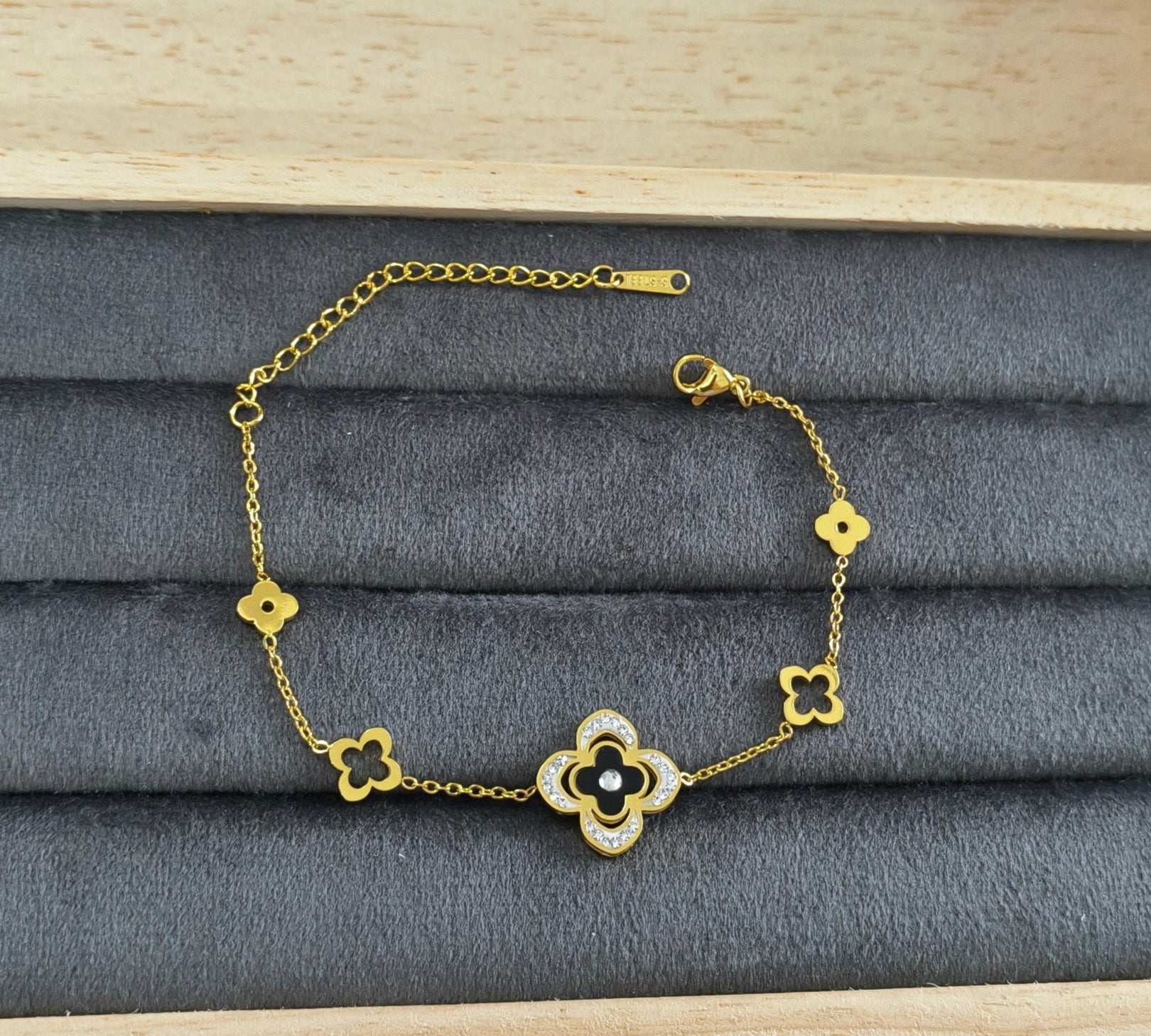 Antitarnish Floral Charm Chain Bracelet 18K Gold Plated