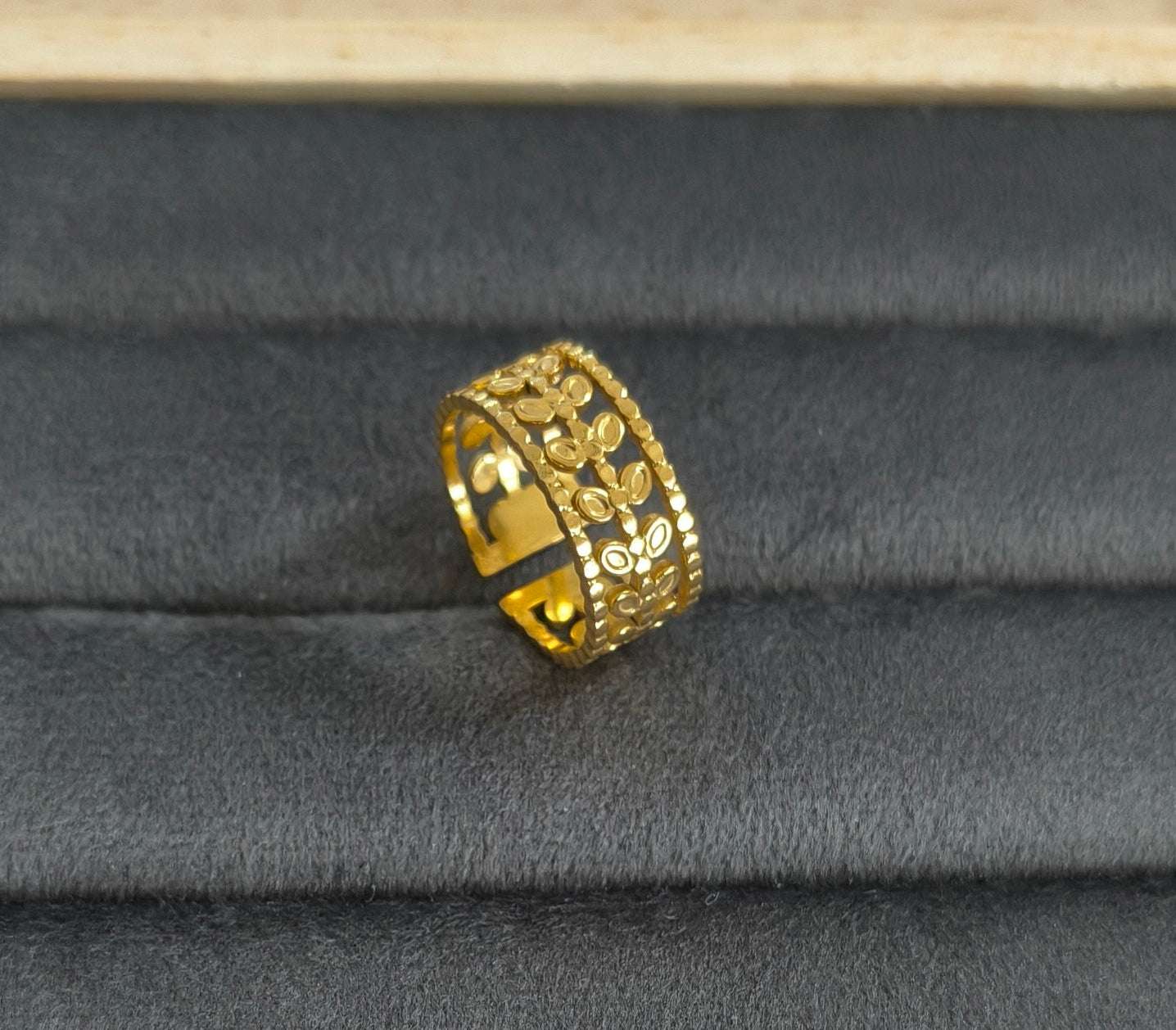 Antitarnish Golden Classic Leaf Shape Ring 18K Gold Plated