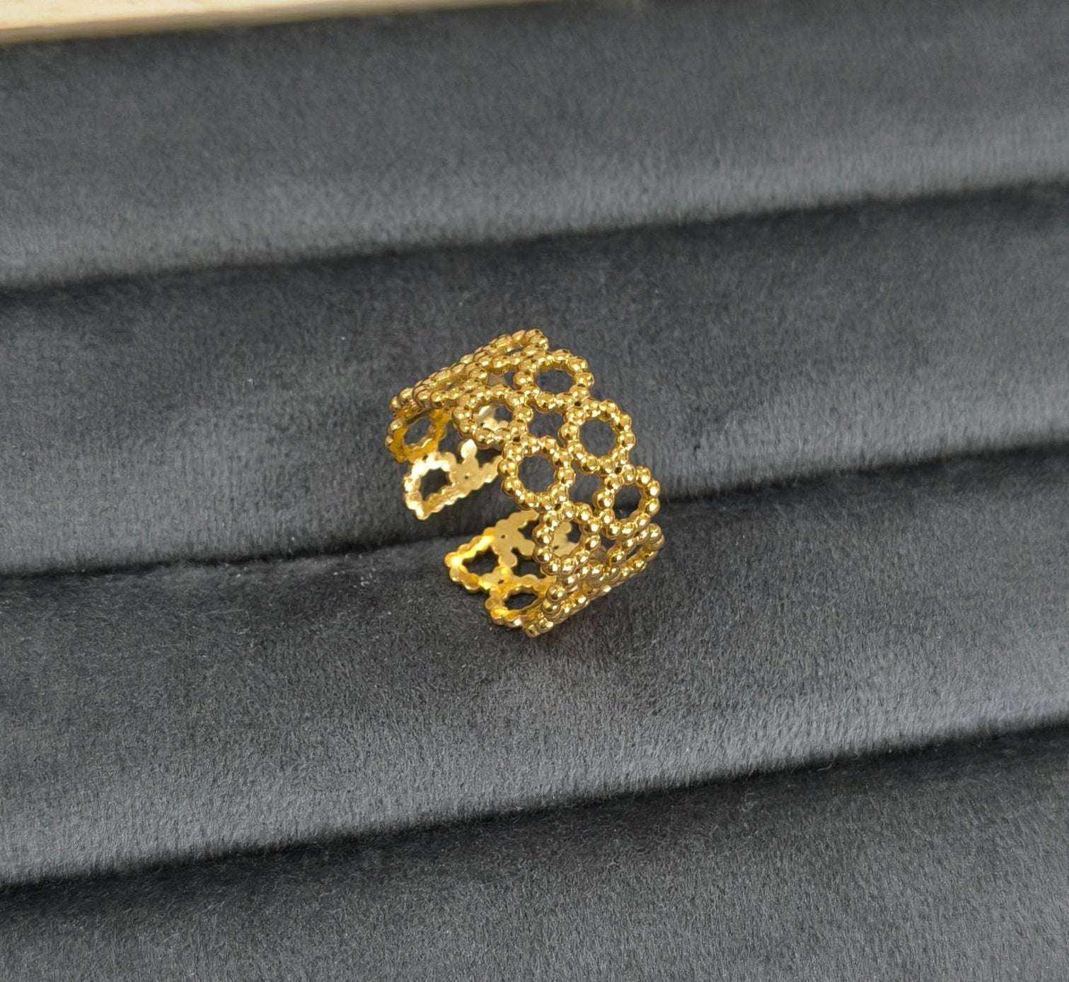Antitarnish Golden Round Mesh Ring 18K Gold Plated