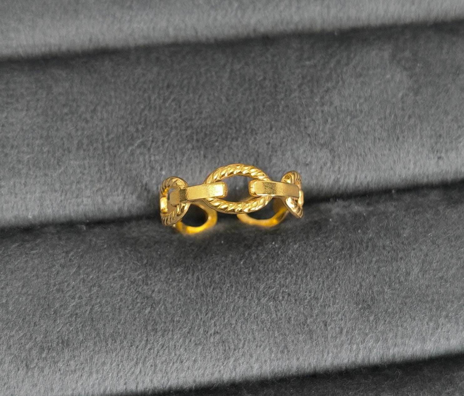 Antitarnish Golden Textured Link Style Ring 18K Gold Plated