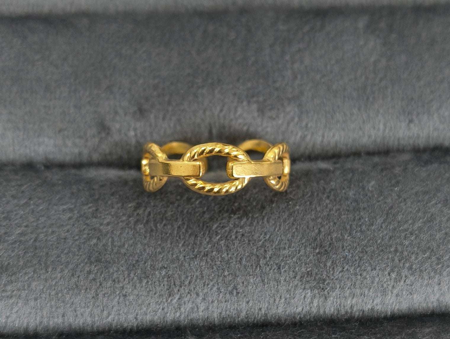 Antitarnish Golden Textured Link Style Ring 18K Gold Plated