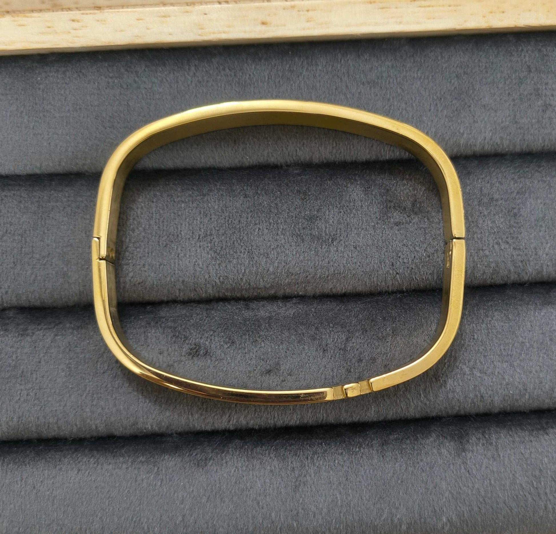 Antitarnish Men's Golden Love Quote 18K Gold Plated Bracelet