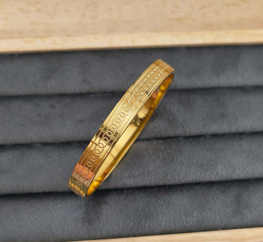 Antitarnish Men's Fashionable Golden Bracelet 18K Gold Plated