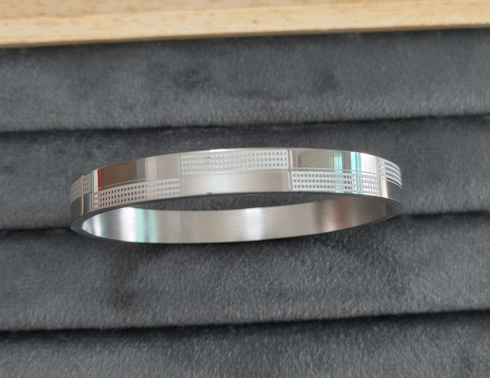 Antitarnish Men's Fashionable Silver Bracelet 18K Gold Plated