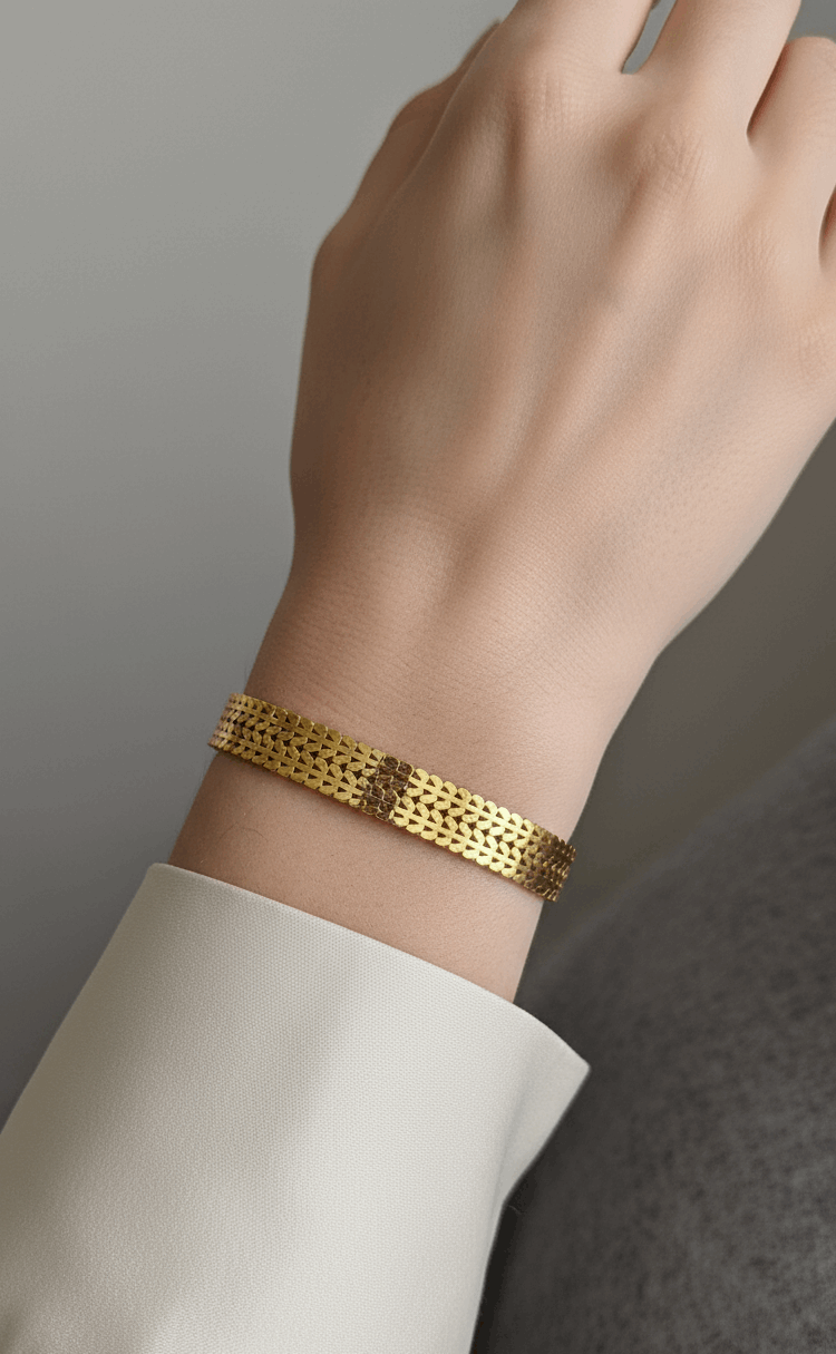 Antitarnish Minimalistic Bracelet 18K Gold Plated