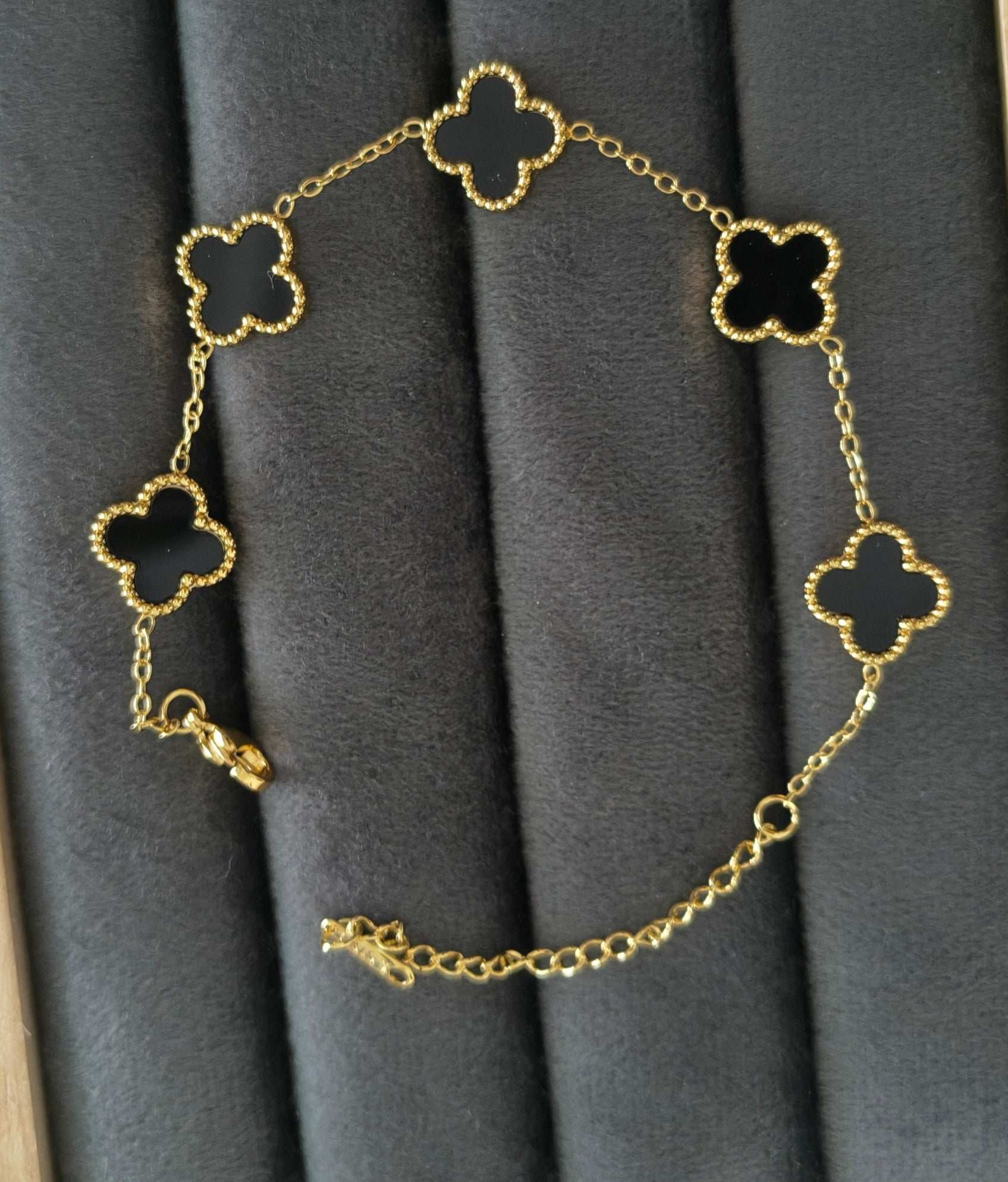 Antitarnish Reversible Black and White Clover Chain Bracelet