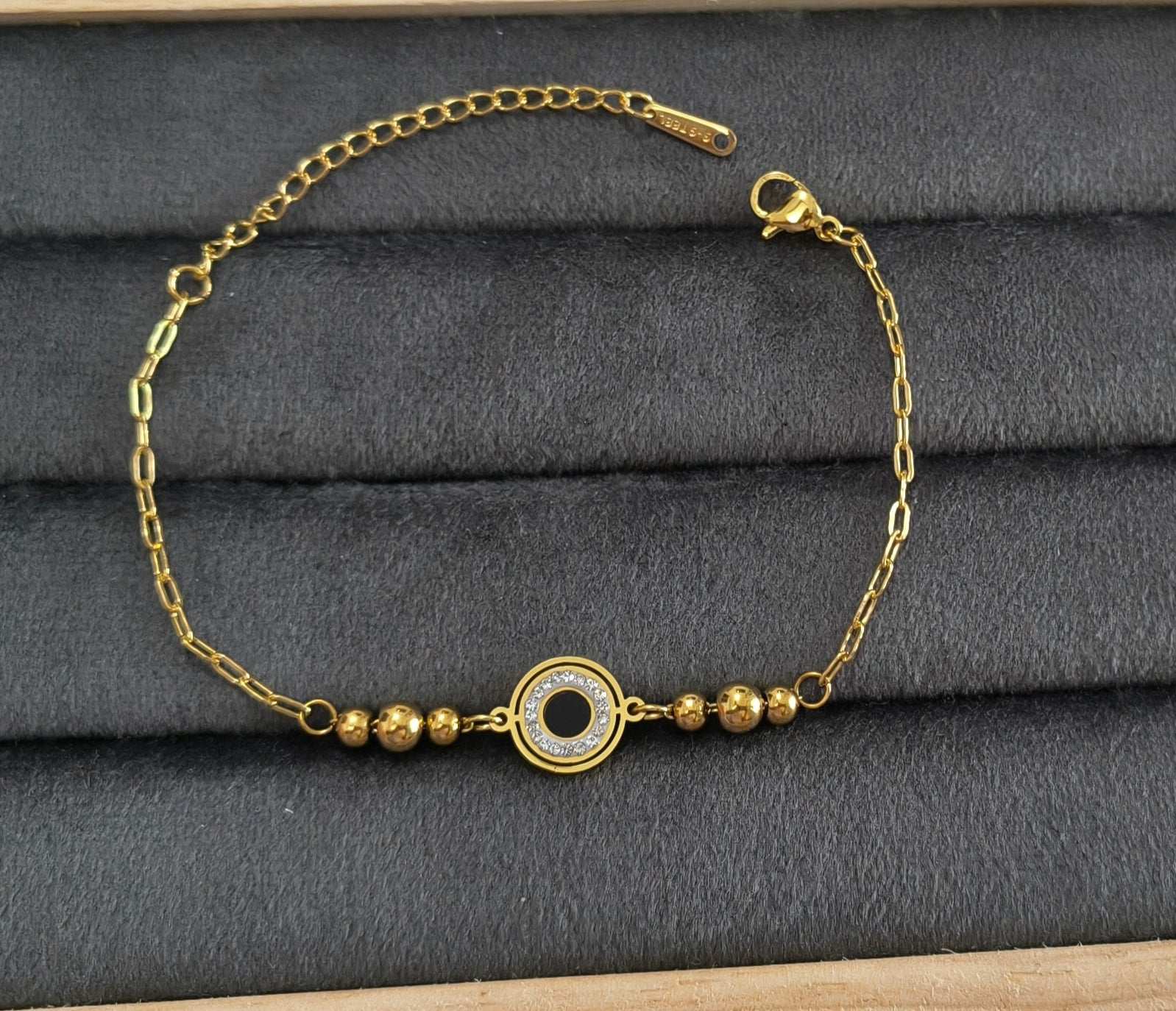 Antitarnish Round Charm Chain Bracelet 18K Gold Plated