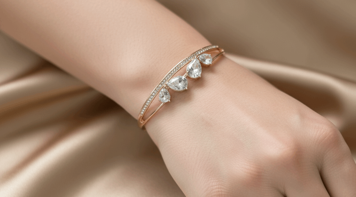 Antitarnish Shiny Stone Studded Bracelet 18K Gold Plated