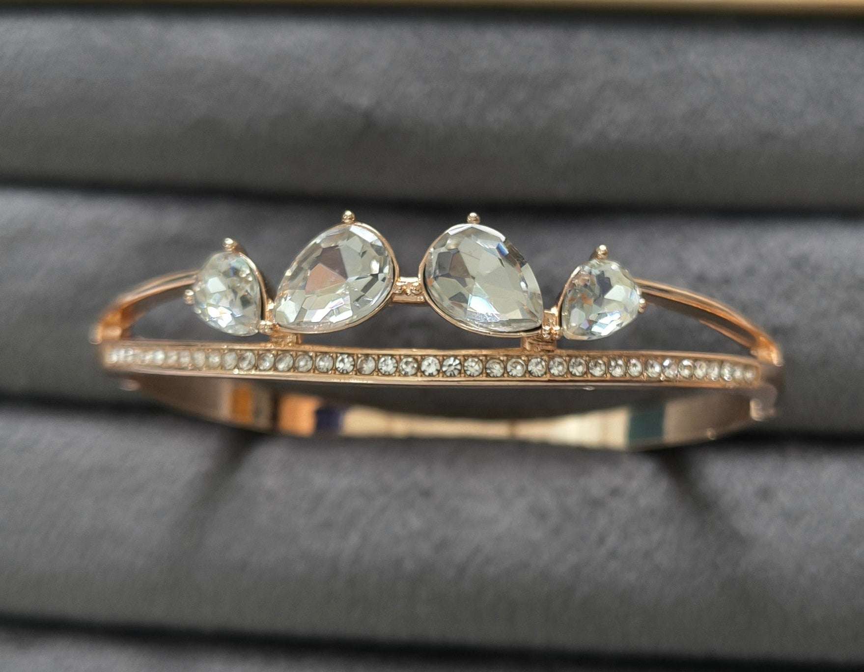 Antitarnish Shiny Stone Studded Bracelet 18K Gold Plated