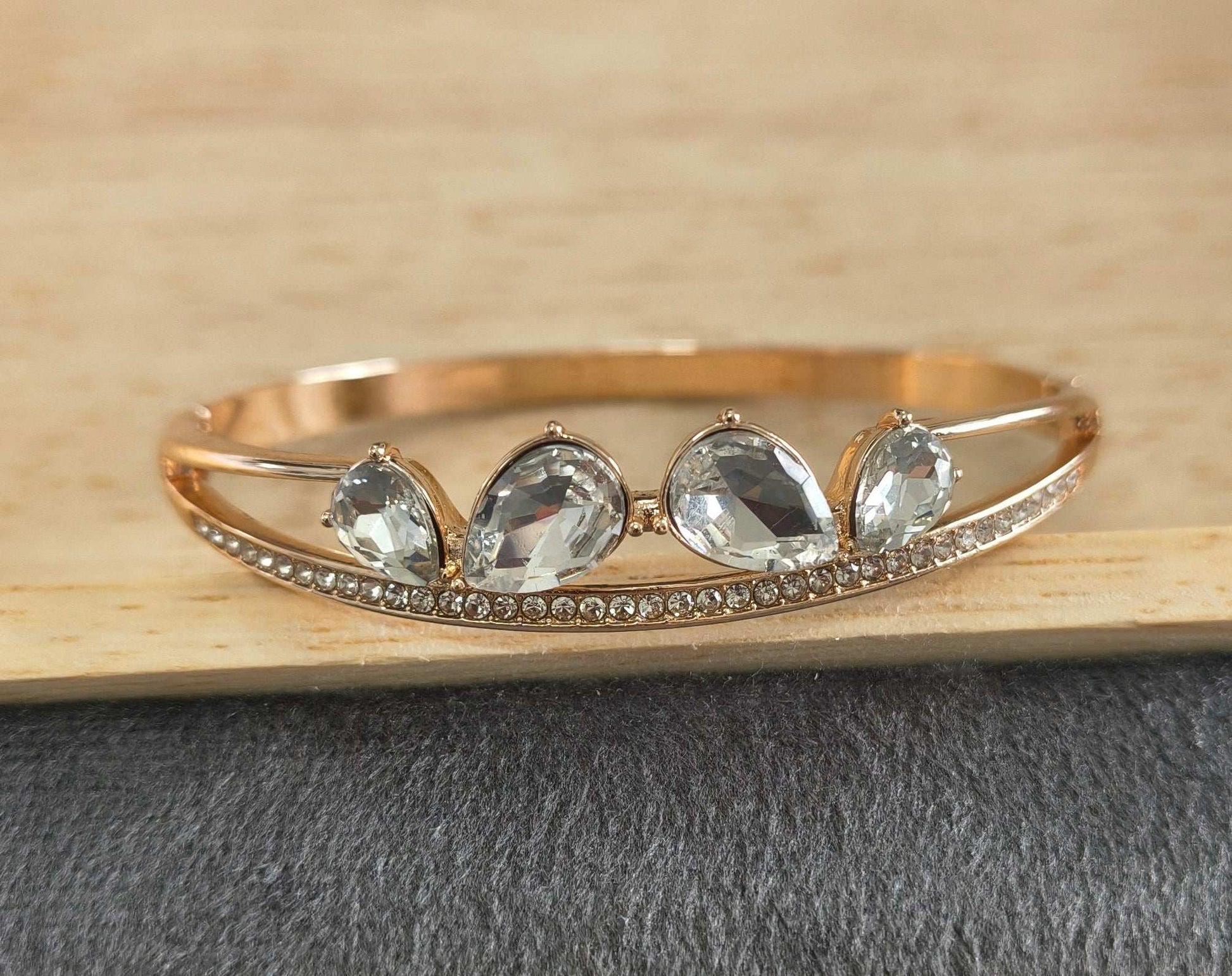 Antitarnish Shiny Stone Studded Bracelet 18K Gold Plated