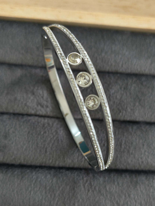 Antitarnish Shiny Stone Studded Bracelet Silver Plated