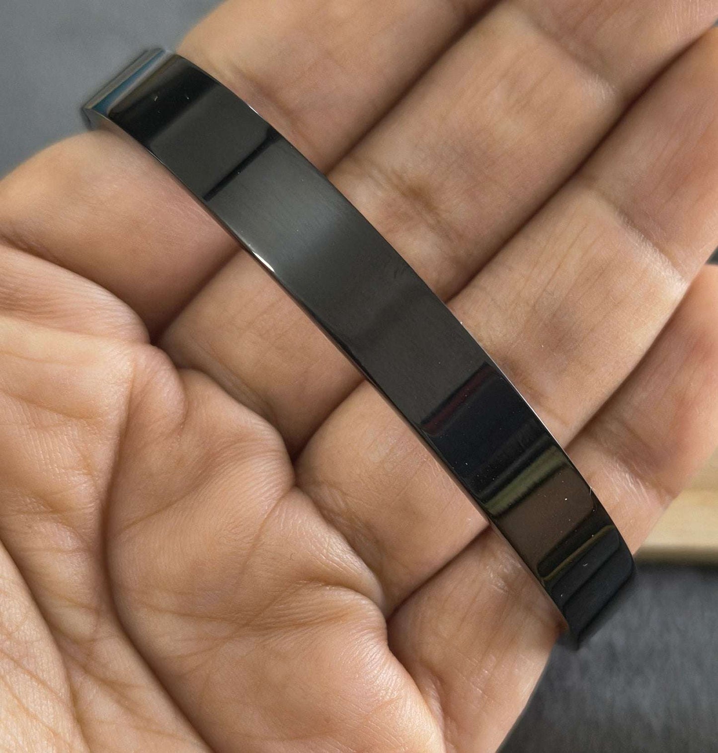 Antitarnish Silver Plated Plain Black Color Men's Bracelet