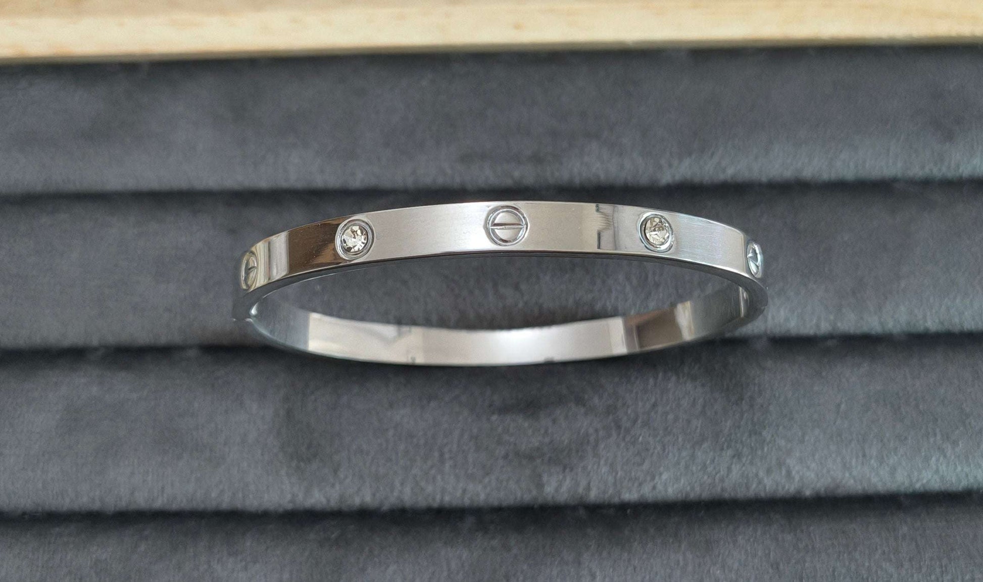 Antitarnish Silver Toned Timeless Love 18K Gold Plated Bracelet