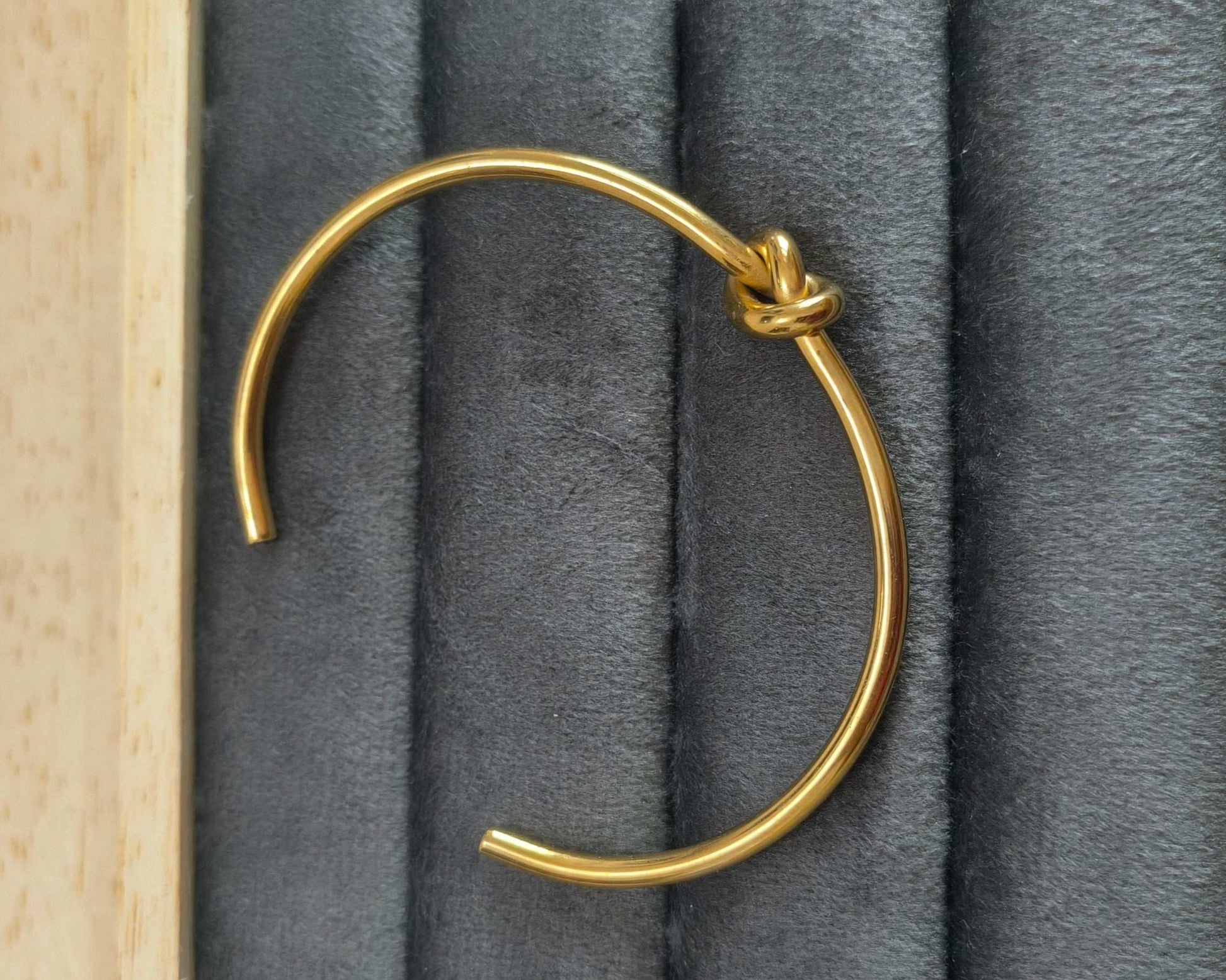 Antitarnish Single Knot Bracelet 18K Gold Plated