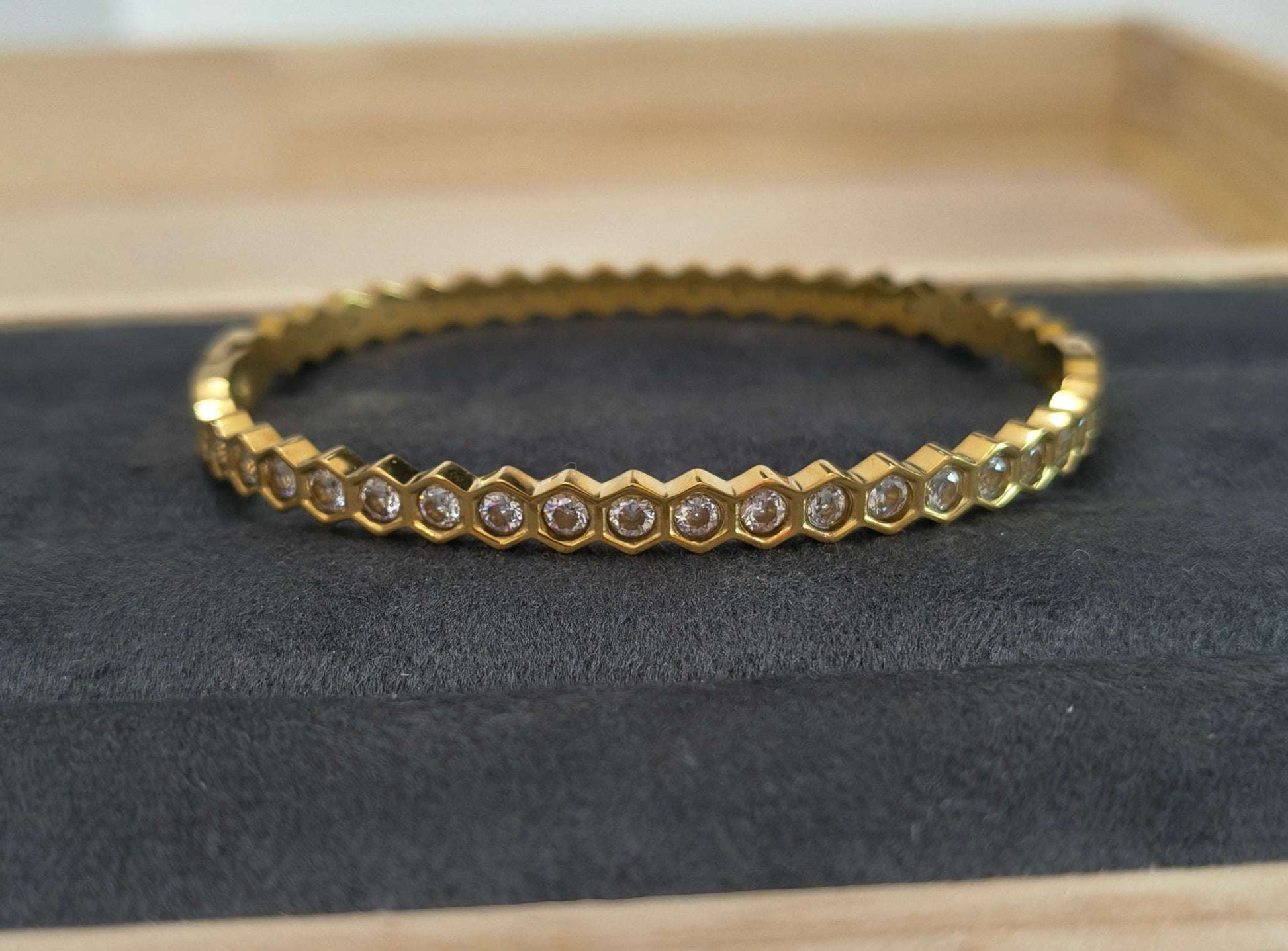 Antitarnish Stone Studded Honeycomb Bracelet 18K Gold Plated