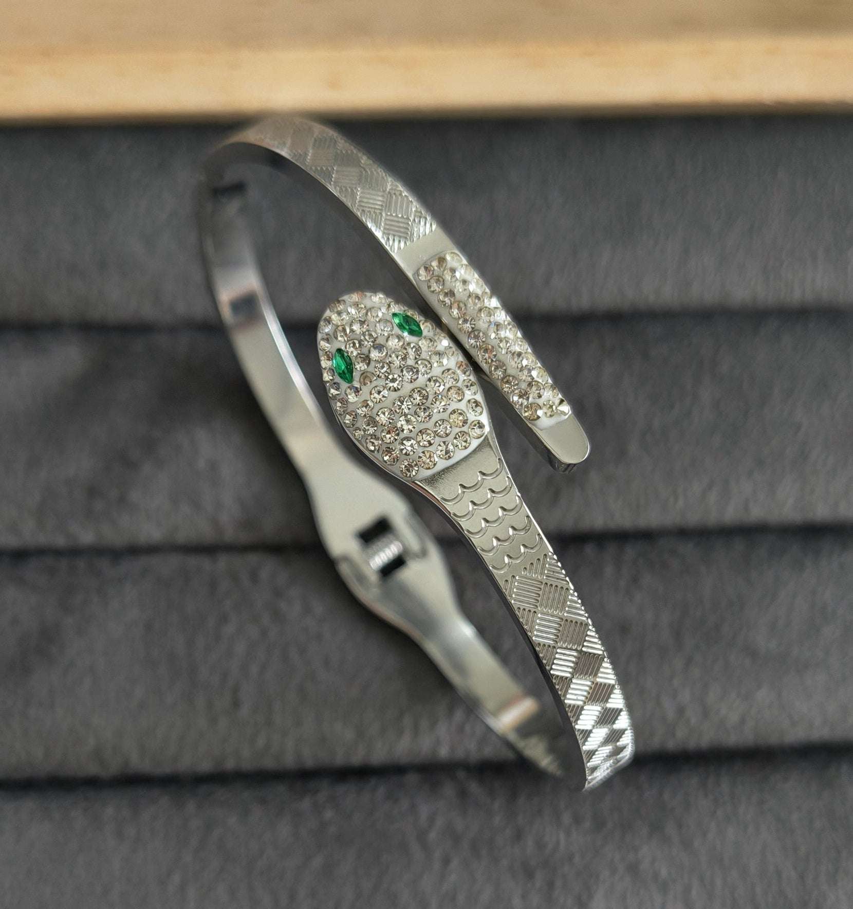 Antitarnish Trendy Snake Sparkle Bracelet Silver Plated