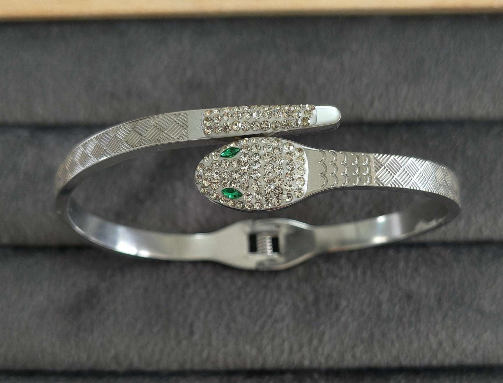 Antitarnish Trendy Snake Sparkle Bracelet Silver Plated