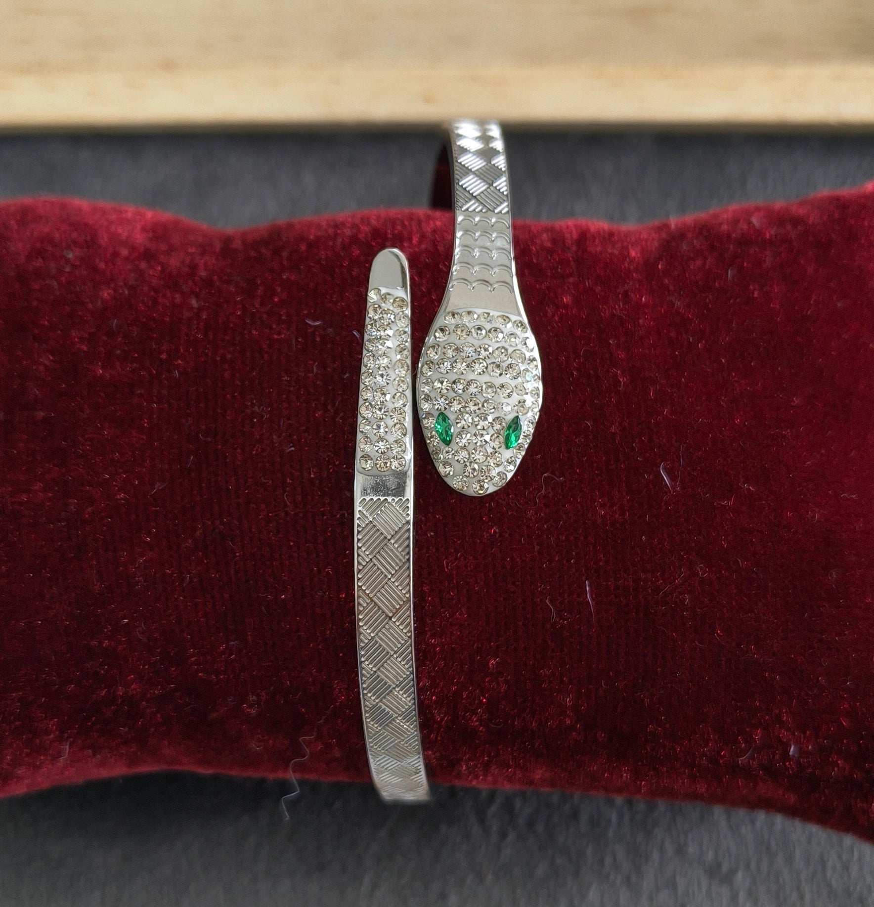 Antitarnish Trendy Snake Sparkle Bracelet Silver Plated