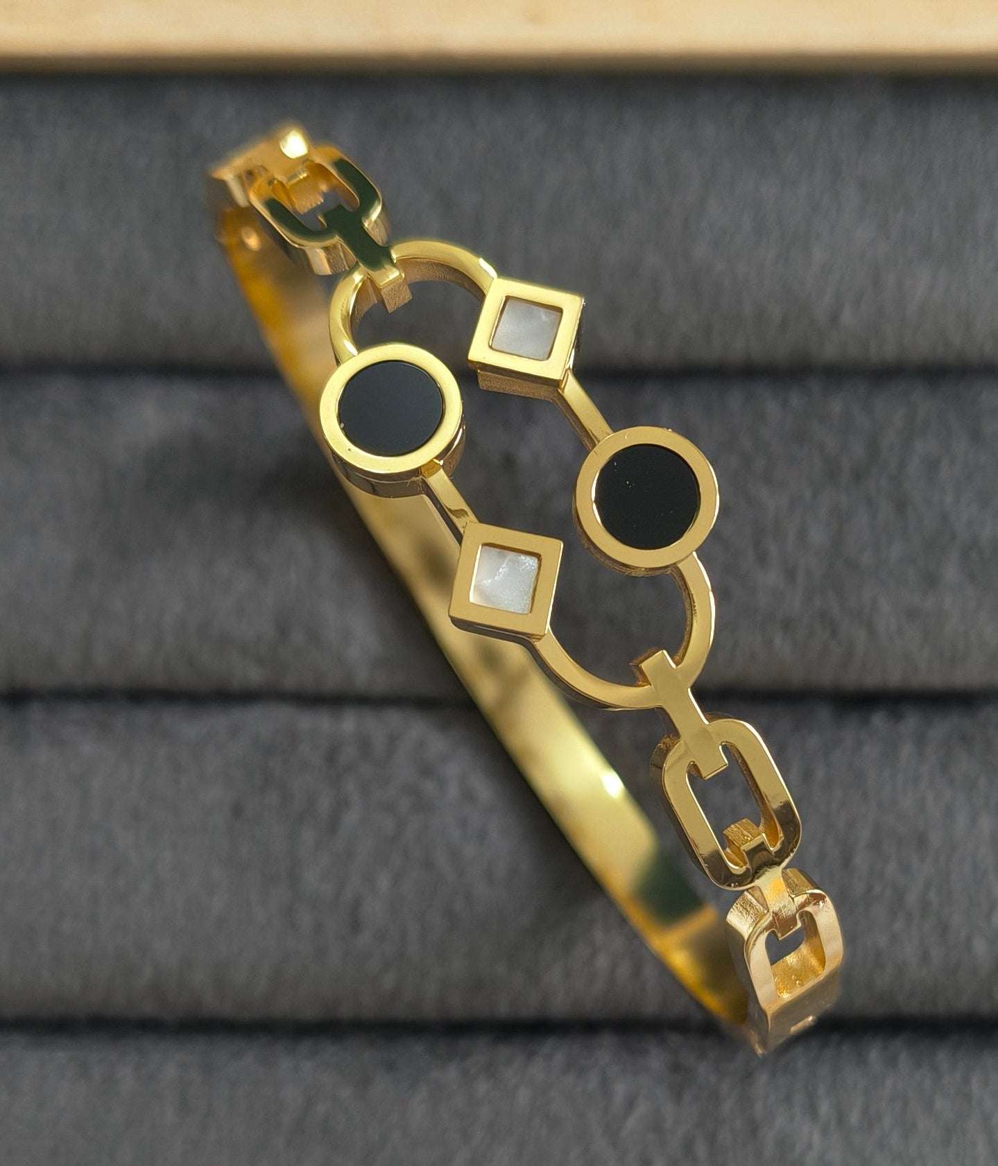 Antitarnish Trendy Sparkle Bracelet 18K Gold Plated