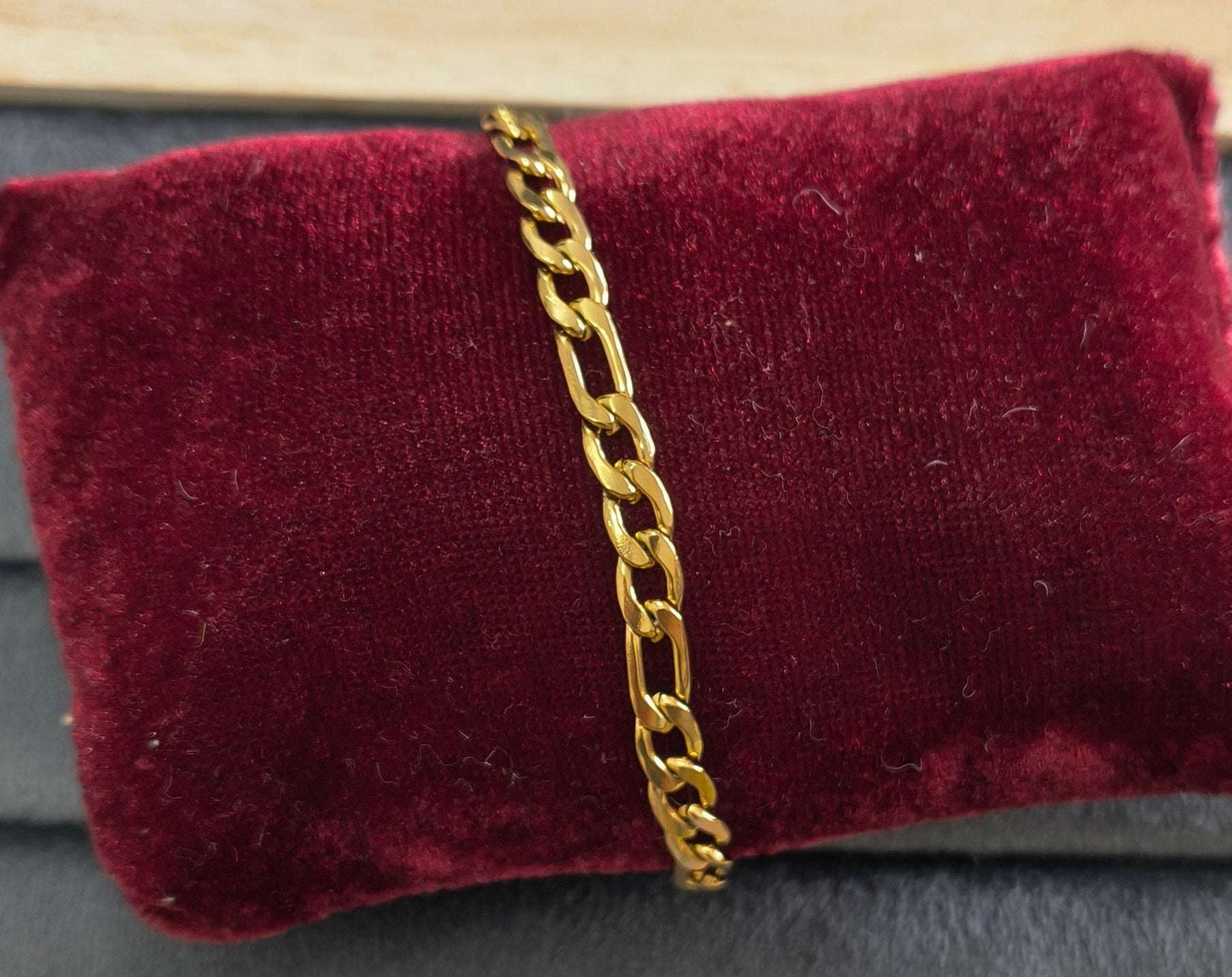 Antitarnish Unisex Figaro Chain Bracelet 18K Gold Plated