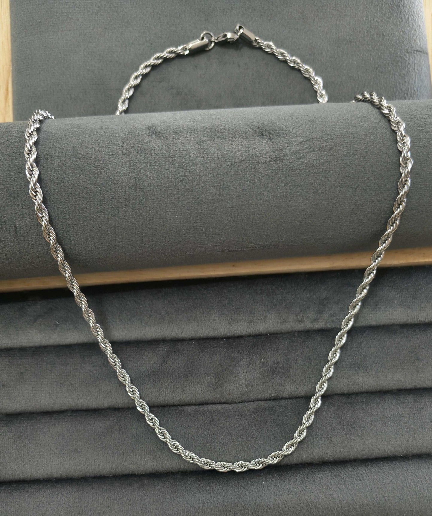 Antitarnish Unisex Stylish Twisted Rope Chain Silver Plated