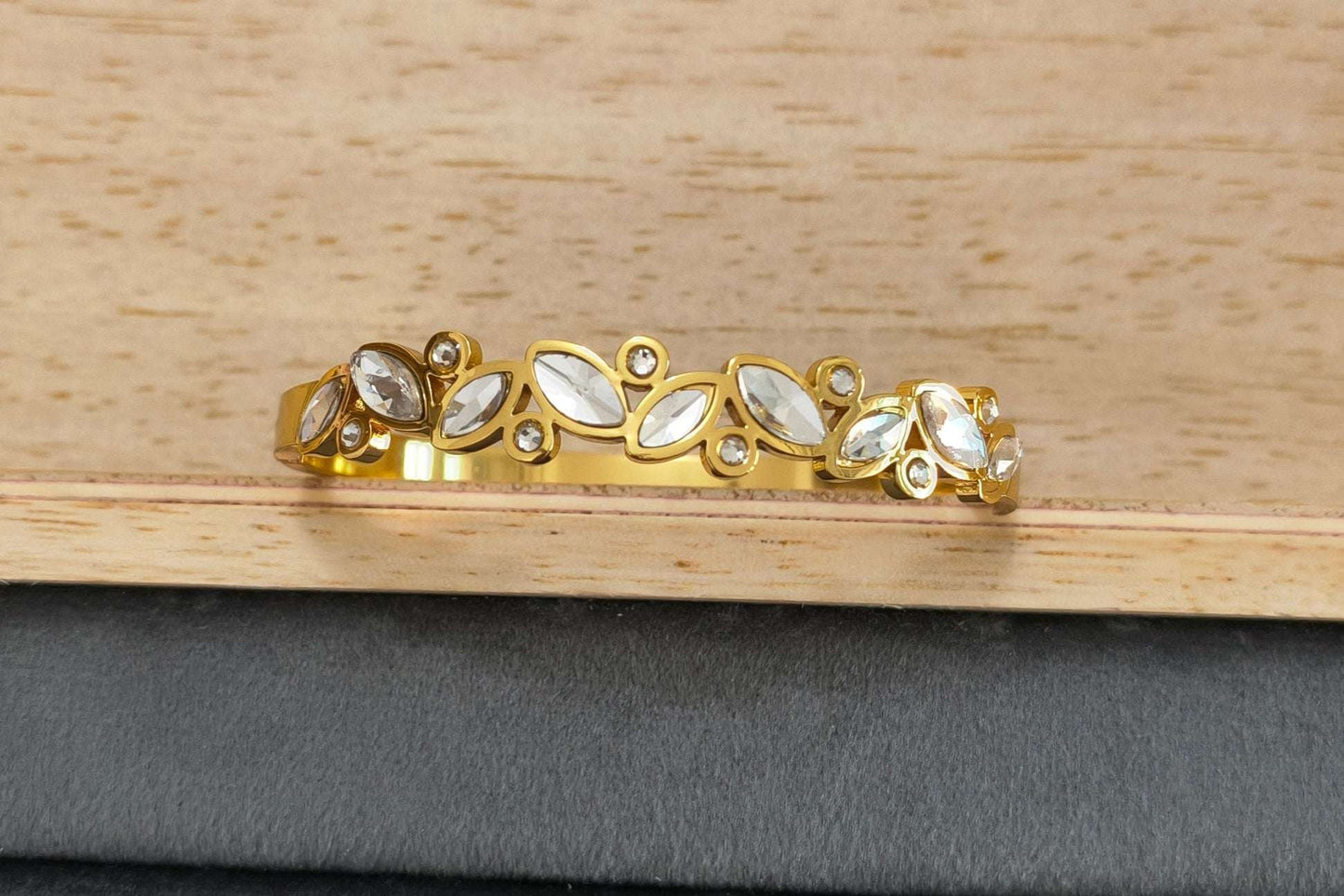 Antitarnish Zircon Stone Studded Bracelet 18K Gold Plated