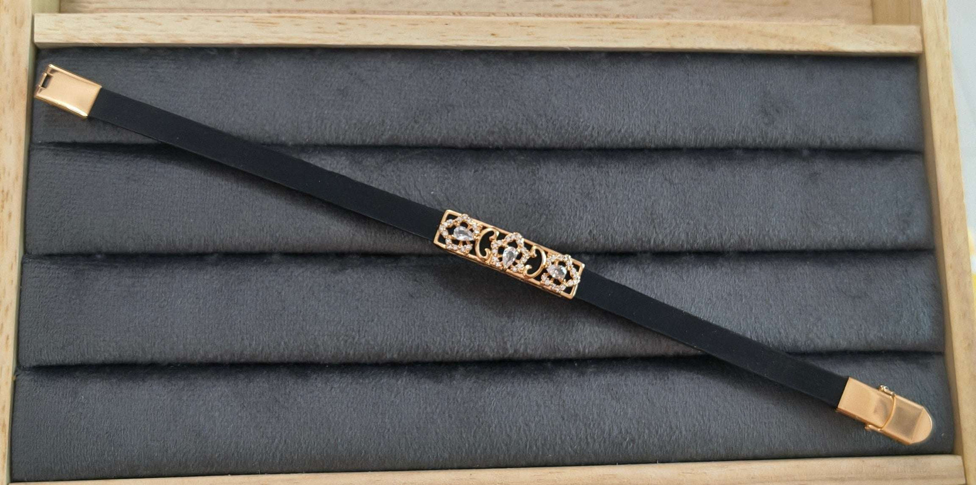 Antitarnish Zircon Studded Unisex Silicon Bracelet 18K Gold Plated