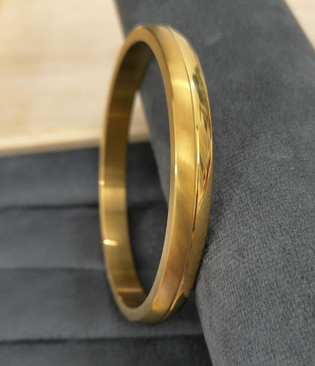 Antitarnish 18K Gold Plated Centre Line Solid Kada Bracelet