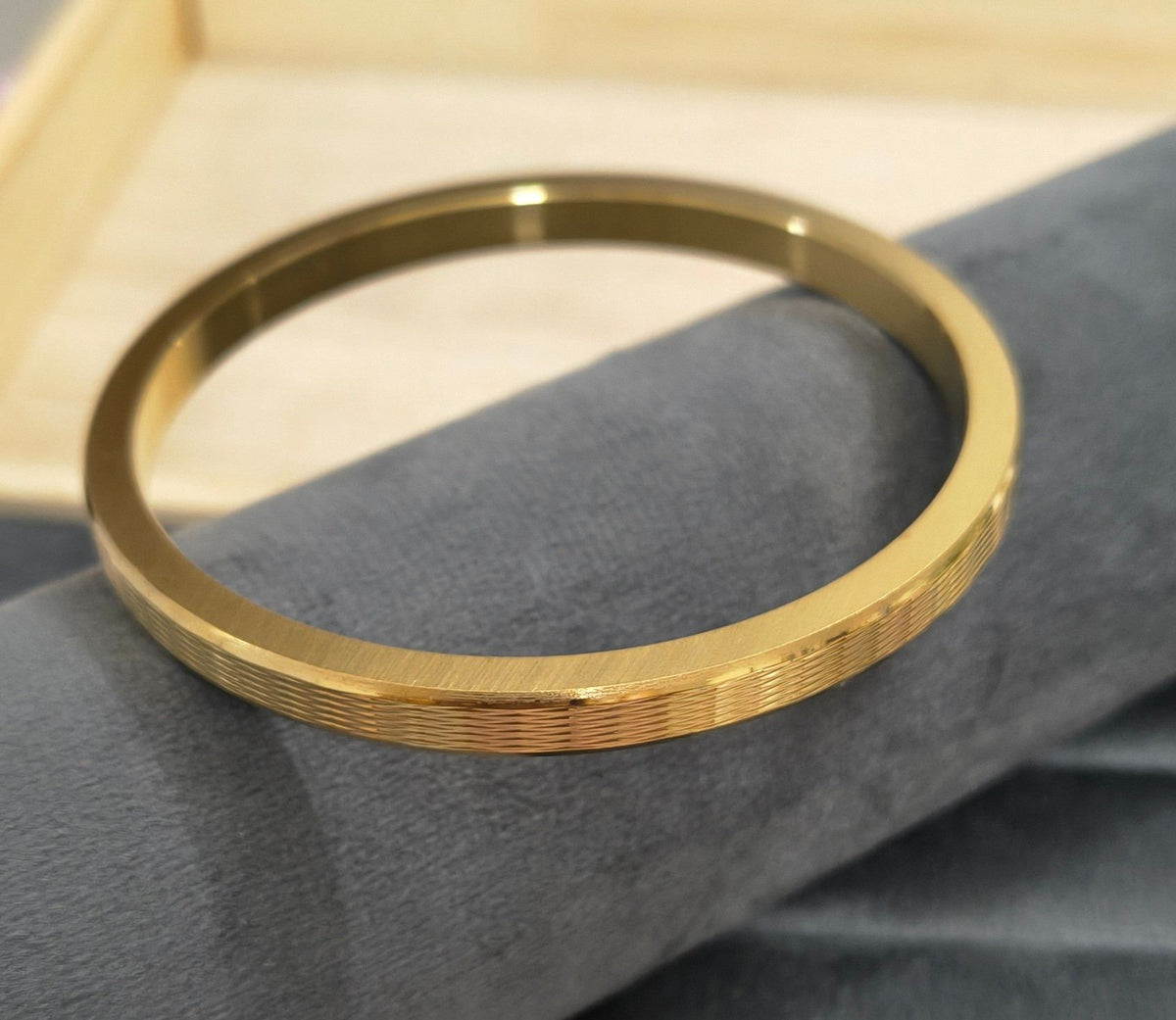 Antitarnish 18K Gold Plated Grooved Solid Kada Bracelet