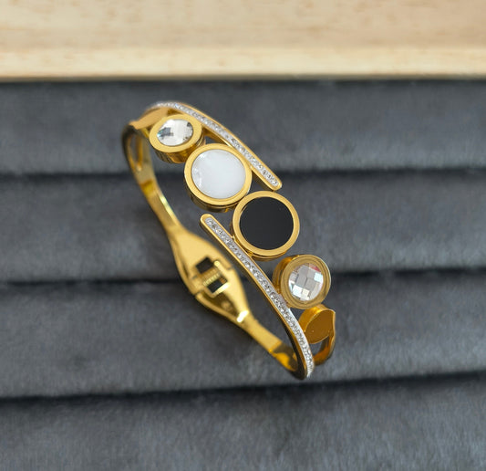 Antitarnish Babysize Black White Circle Bracelet 18K Gold Plated